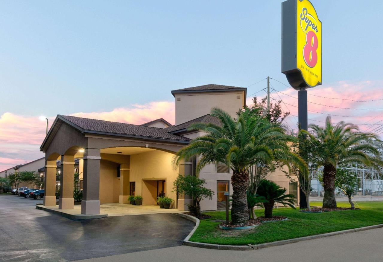 Super 8 By Wyndham Diberville Biloxi Area Exterior photo