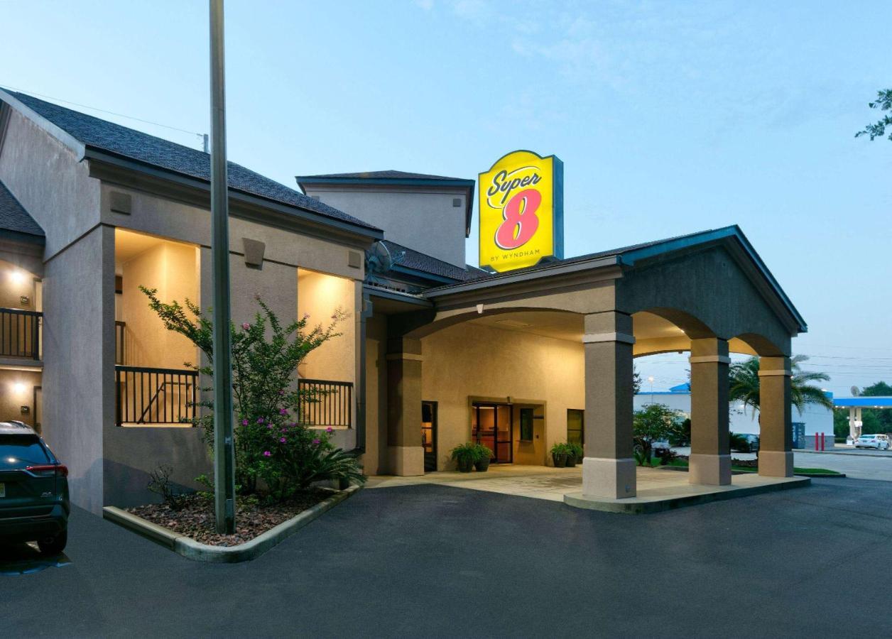 Super 8 By Wyndham Diberville Biloxi Area Exterior photo